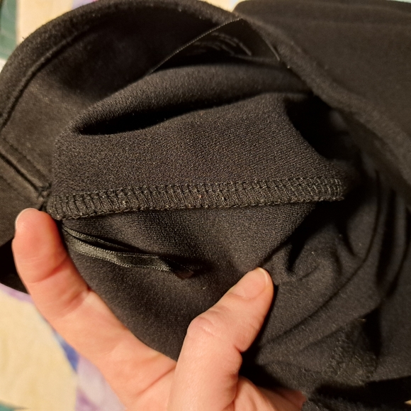 Aritzia Babaton skirt and bustier crop top set, black, size small - Picture 7 of 11